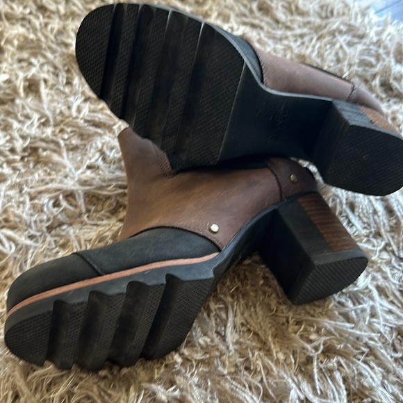 Brown and Black Sorel Addington Chelsea Bootie - Picture 5 of 5